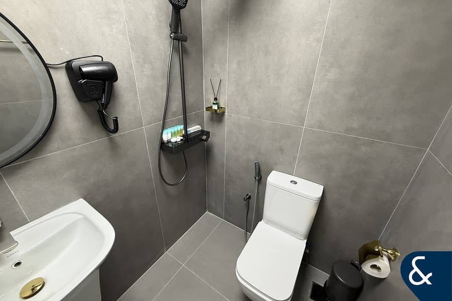 2 Beds | Furnished | Upgraded | Marina Views - Image 10