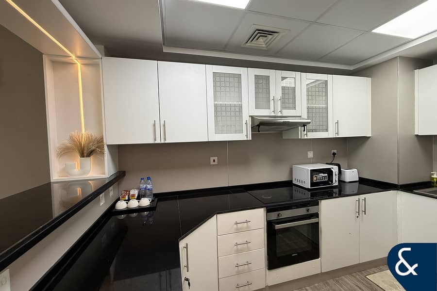 2 Beds | Furnished | Upgraded | Marina Views - Image 16