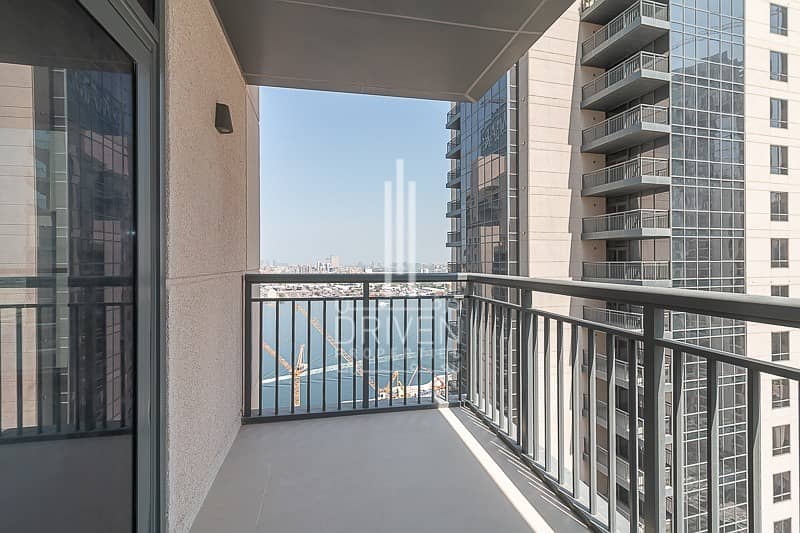 Bright 2 Bed Unit with Partial Creek View