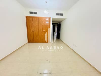 Spacious 3BHK| Master Bedroom | Maids Room | Open view