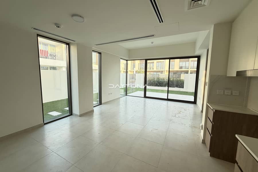 位于山谷小区,塔利亚别墅区 4 卧室的联排别墅 180000 AED - 13016518 位于山谷小区,塔利亚别墅区 4 卧室的联排别墅 180000 AED - 13016518