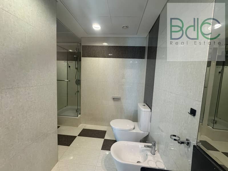 3 Bathroom. jpg