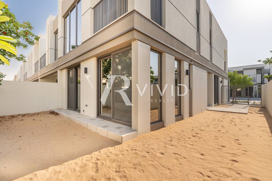 Corner Unit | Near Park and Entrance | Large Plot - Image 2