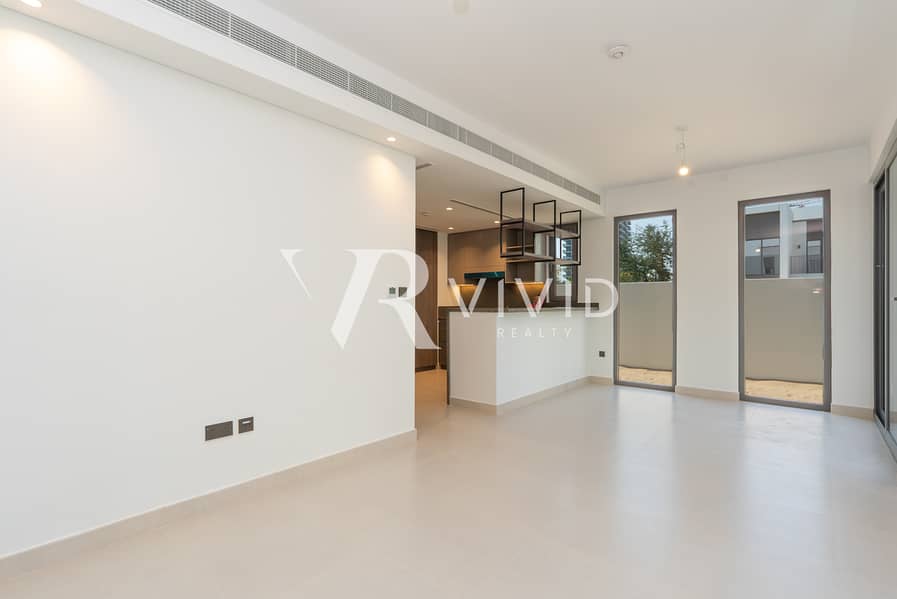 Corner Unit | Near Park and Entrance | Large Plot - Image 5