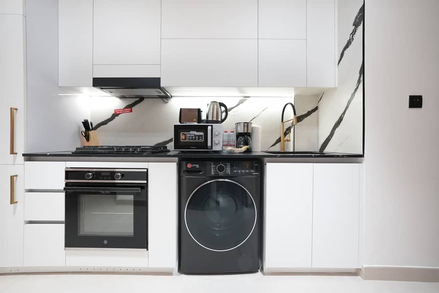 9 Kitchen 1. jpg