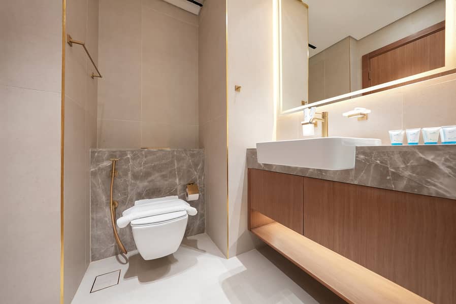 11 Toilet 1. jpg