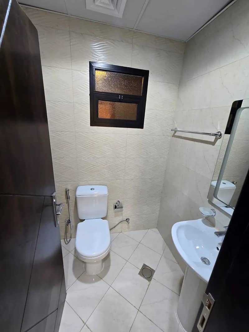 2 Bathroom. jpg