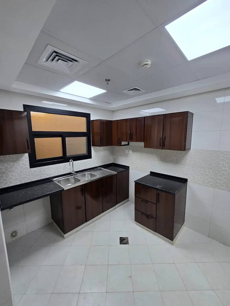 4 Kitchen. jpg