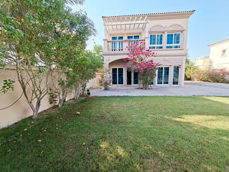 Lovely Garden | Next to Park | Easy Access