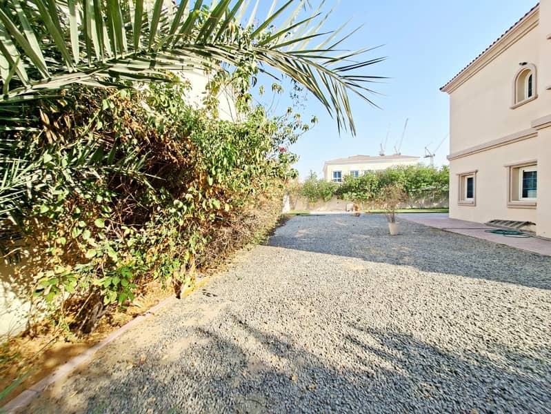 Lovely Garden | Next to Park | Easy Access - Image 14