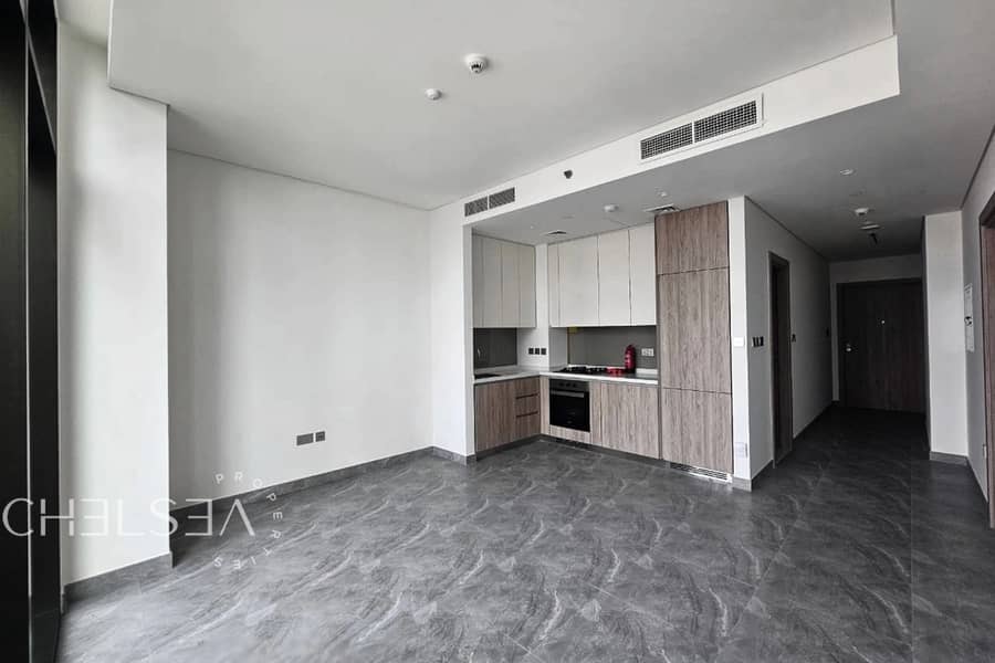 COMMUNITY VIEW | UNFURNISHED | PRIME LOCATION