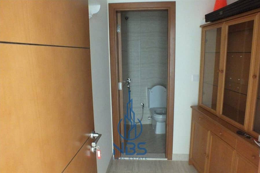 8 Bathroom-3. jpg