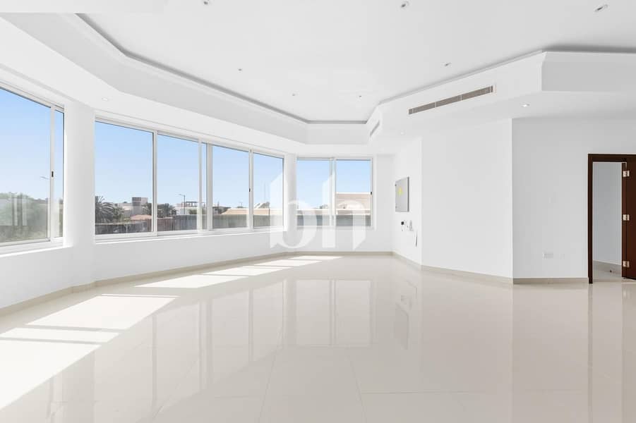 Spacious 5BR Villa | Vacant | Near Beach - Image 6