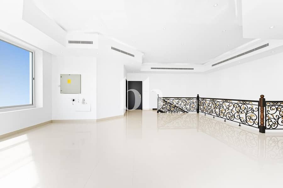 Spacious 5BR Villa | Vacant | Near Beach - Image 7