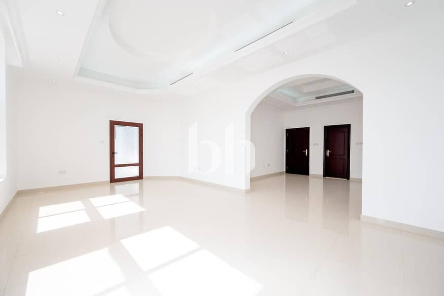 Spacious 5BR Villa | Vacant | Near Beach - Image 8