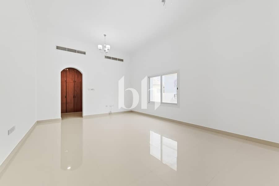 Spacious 5BR Villa | Vacant | Near Beach - Image 11