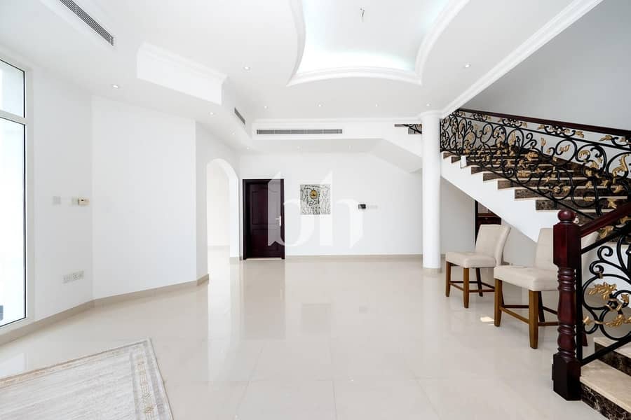 Spacious 5BR Villa | Vacant | Near Beach - Image 14