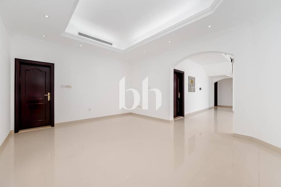 Spacious 5BR Villa | Vacant | Near Beach - Image 18