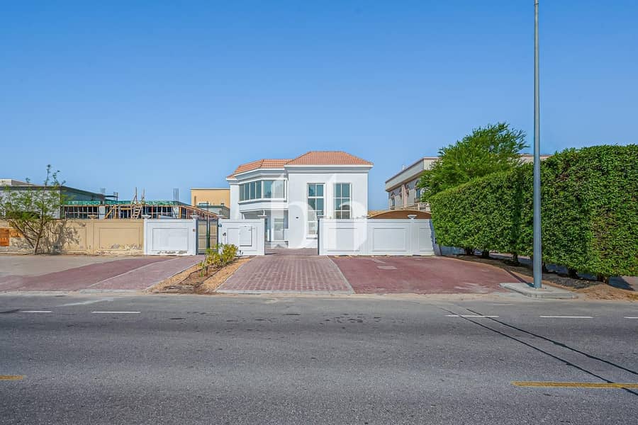 Spacious 5BR Villa | Vacant | Near Beach - Image 29