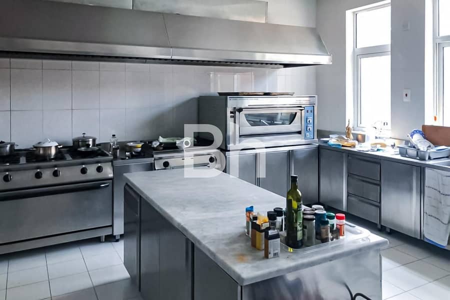 Luxurious | Prime Location | Steps from the Beach - Image 11