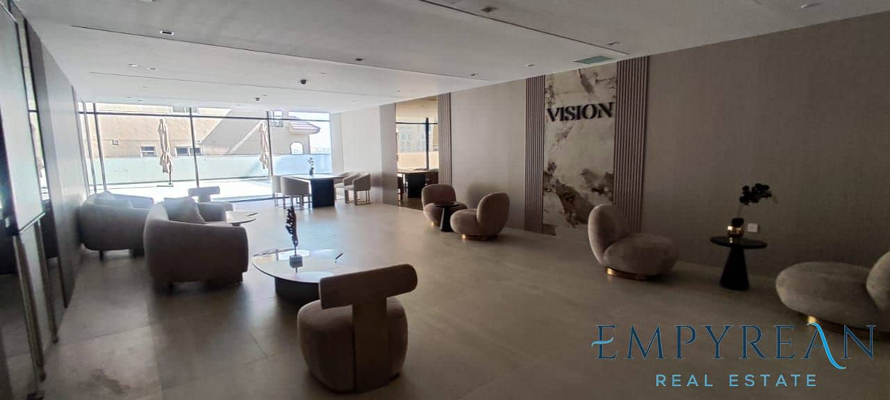 4 0fd78b81-e80f-4cf5-9d70-7ec6f6d6a954. jpg