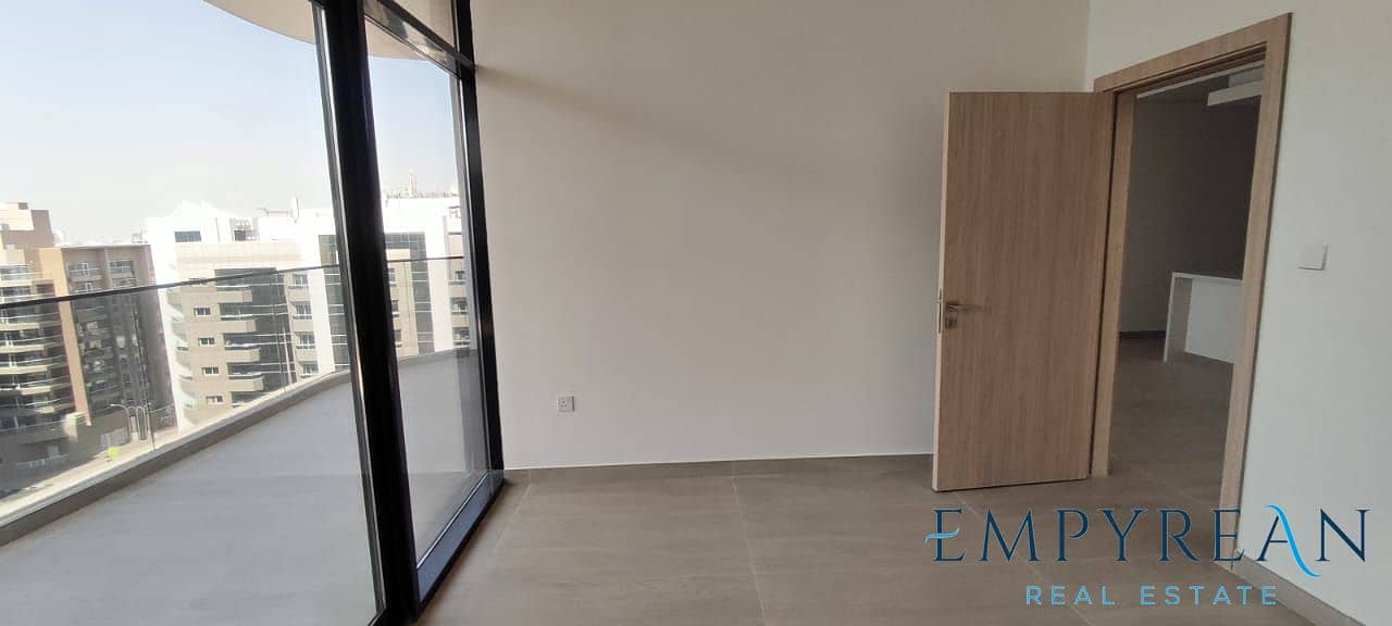 11 ef667523-b837-4b37-9780-df19e4aa2252. jpg