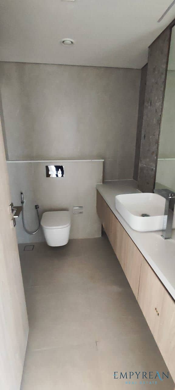 14 8a4e362a-2449-4cea-8d24-f239b2df40d9. jpg