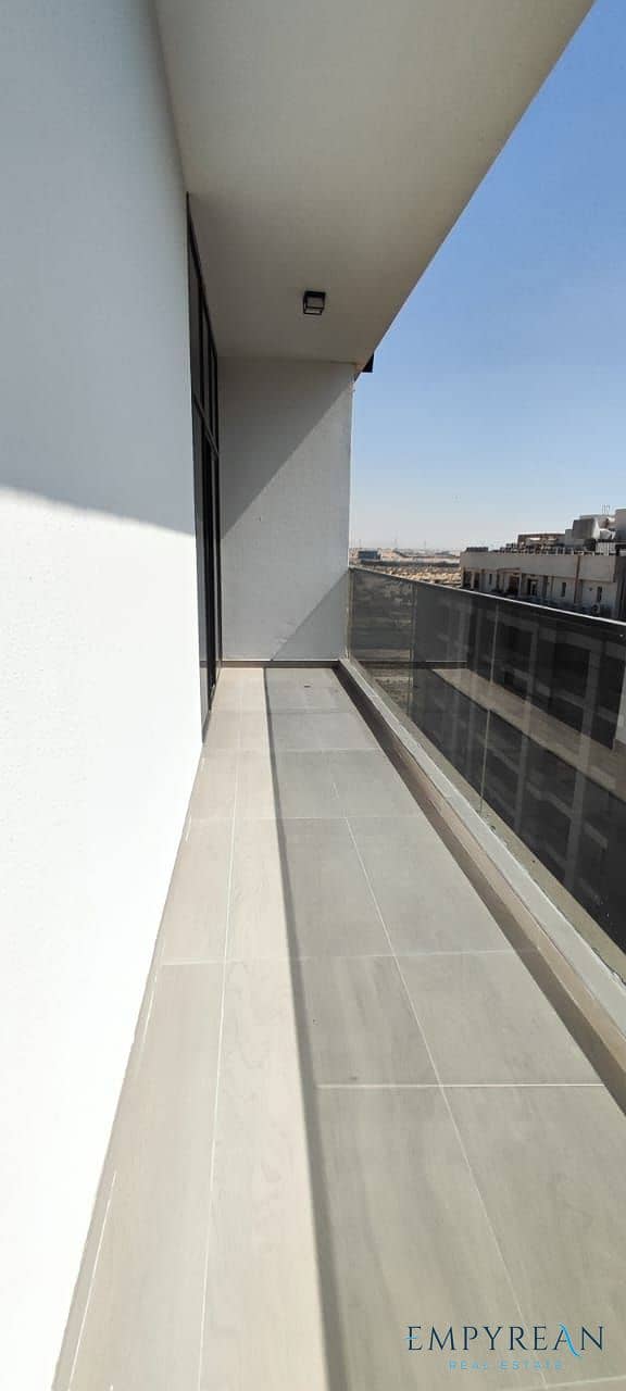 19 249e7d2a-d76e-4a0e-8cc8-33bf22534e0d. jpg