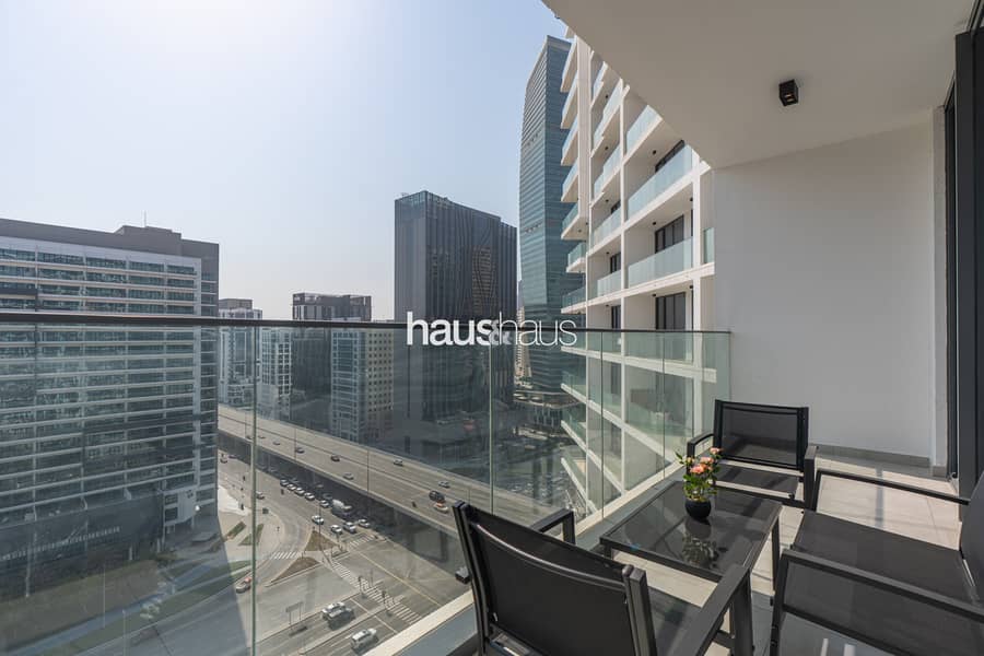 High Floor | Pool View | Hotel-style Amenities - Image 14