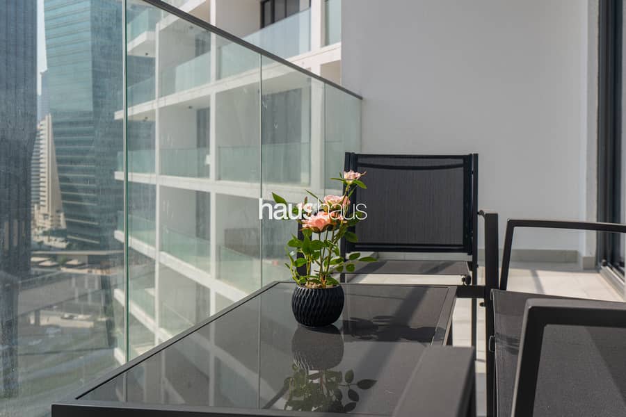 High Floor | Pool View | Hotel-style Amenities - Image 15