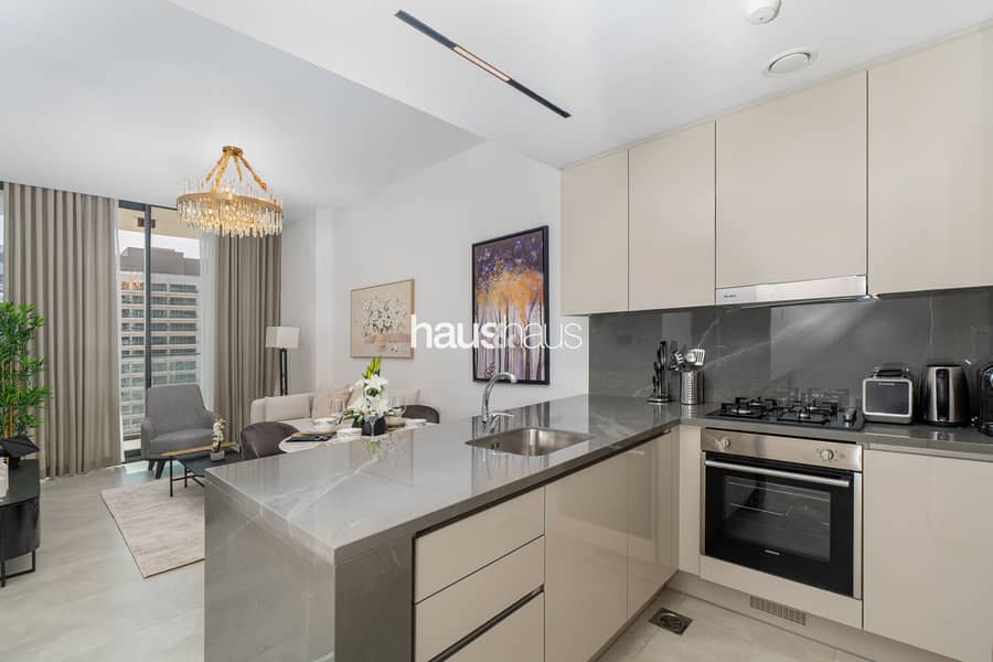 High Floor | Pool View | Hotel-style Amenities - Image 18