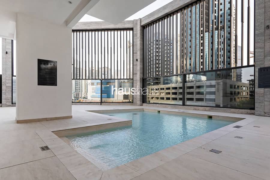 High Floor | Pool View | Hotel-style Amenities - Image 24