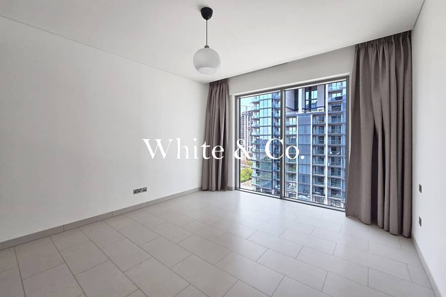 Spacious | Corner Unit | Vacant