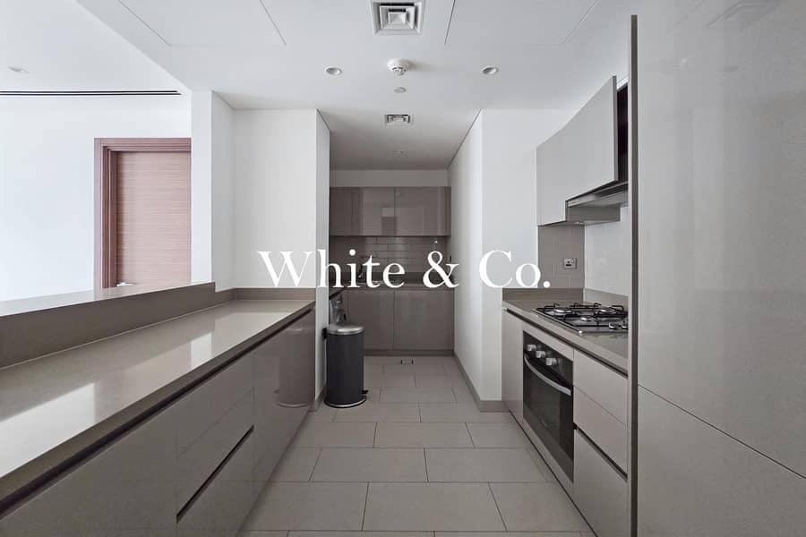 Spacious | Corner Unit | Vacant