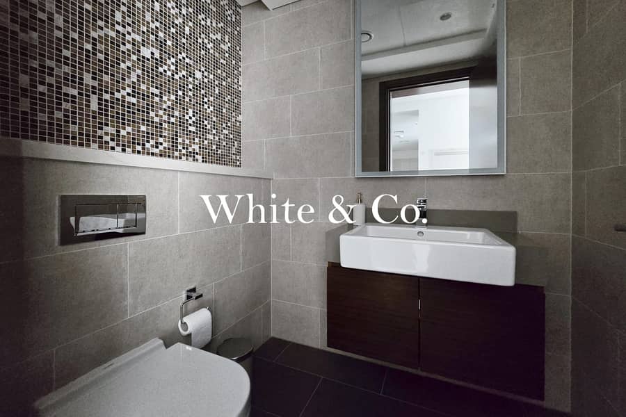 Spacious | Corner Unit | Vacant - Image 11