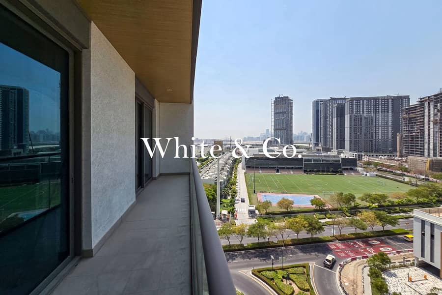 Spacious | Corner Unit | Vacant - Image 12