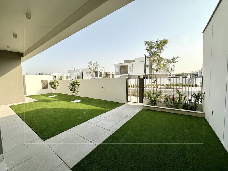 Upgraded | Landscaped | Corner - Image 12