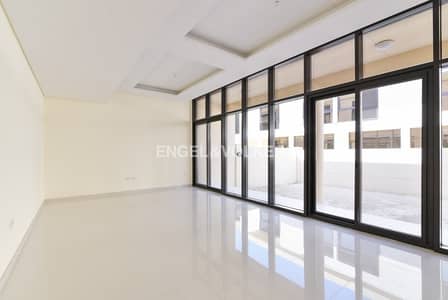 Brand New | Exclusive | Luxurious Interior Brand New | Exclusive | Luxurious Interior