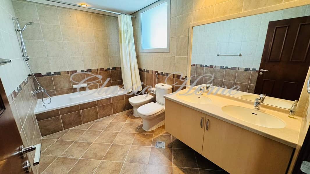 18 Bathroom 1. jpg