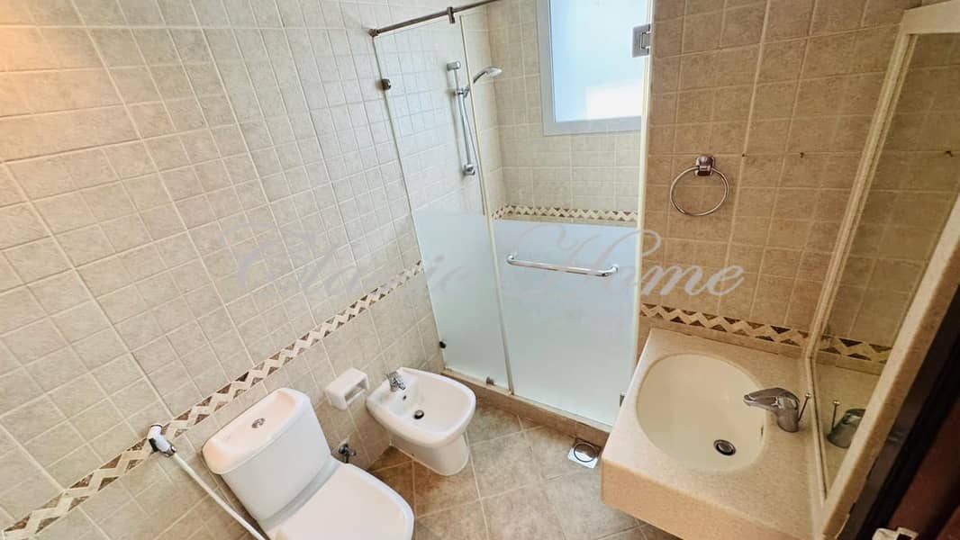 20 Bathroom 4. jpg
