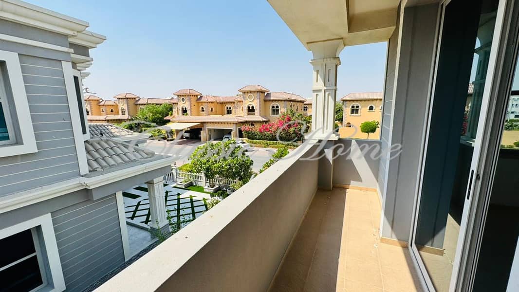 25 Balcony 1. jpg