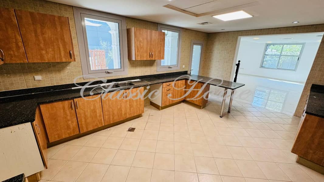 27 Kitchen 2. jpg
