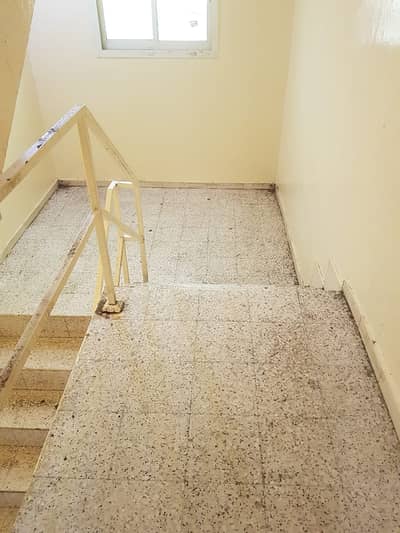 Labour Camp zum zur Miete in Musaffah, Abu Dhabi - STAIR CASE