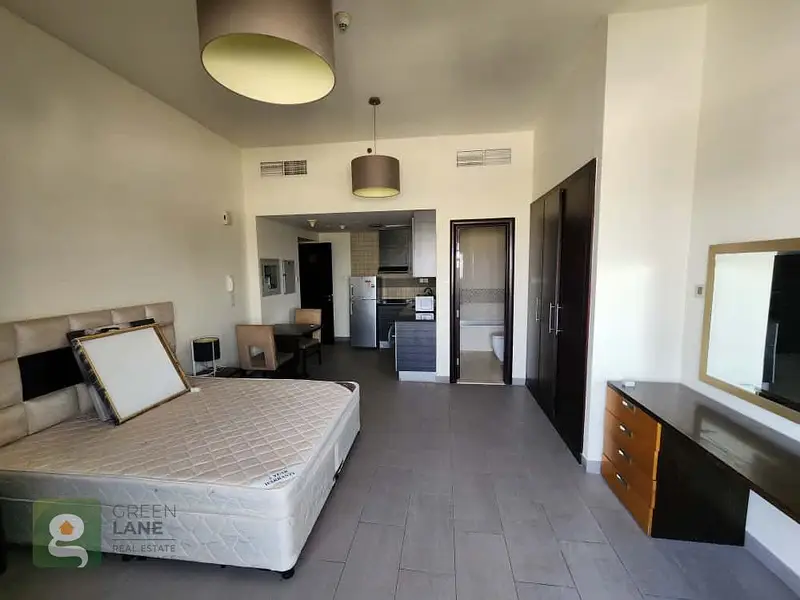 Furnished | Ready to Move In | High Floor