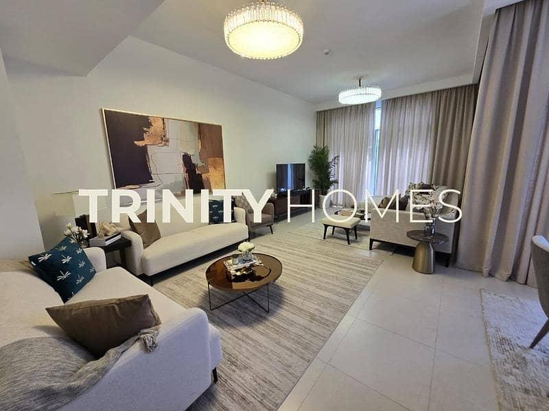 Spacious | Beachfront Home | Ready to Move-in