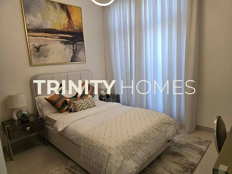 Spacious | Beachfront Home | Ready to Move-in