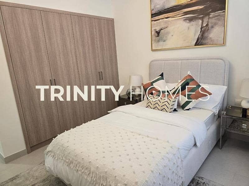 Spacious | Beachfront Home | Ready to Move-in