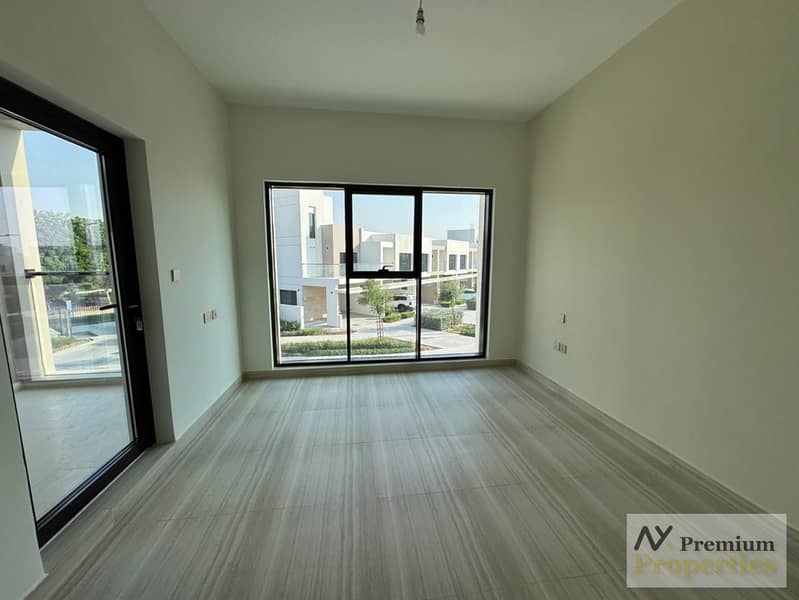 Family-Friendly Living in Damac Hills | With World-Class Amenities - Image 8