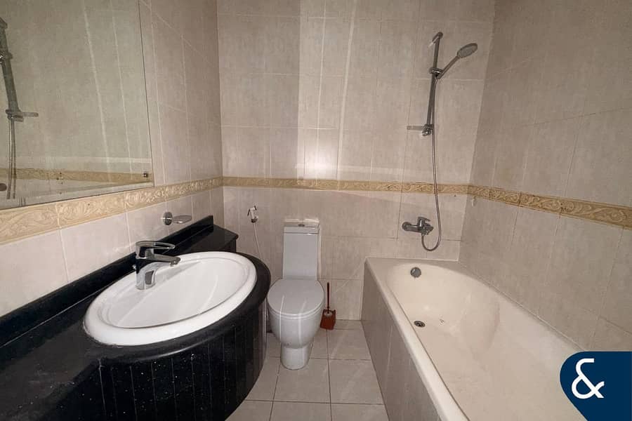 2 Bedrooms | Sea Views | Light and Spacious - Image 8