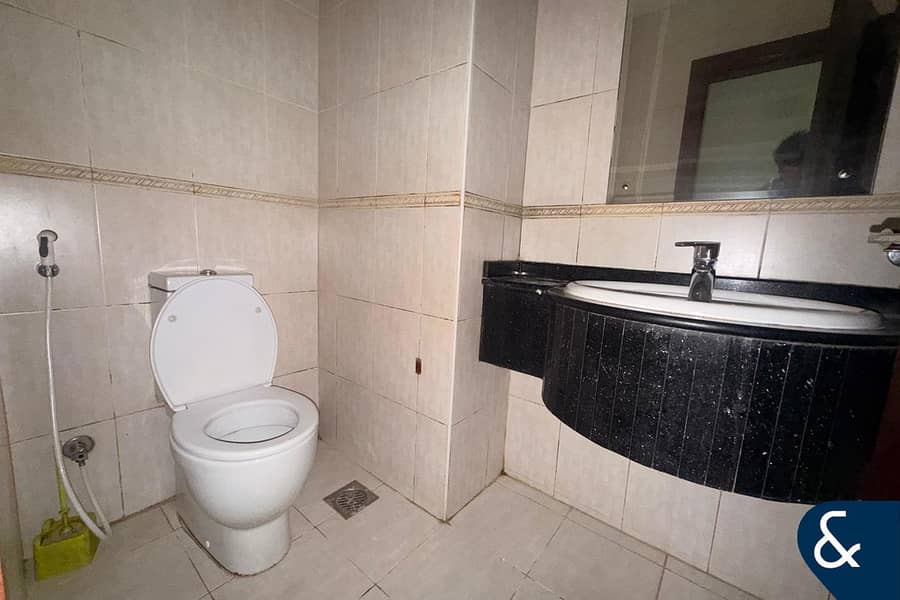 2 Bedrooms | Sea Views | Light and Spacious - Image 9